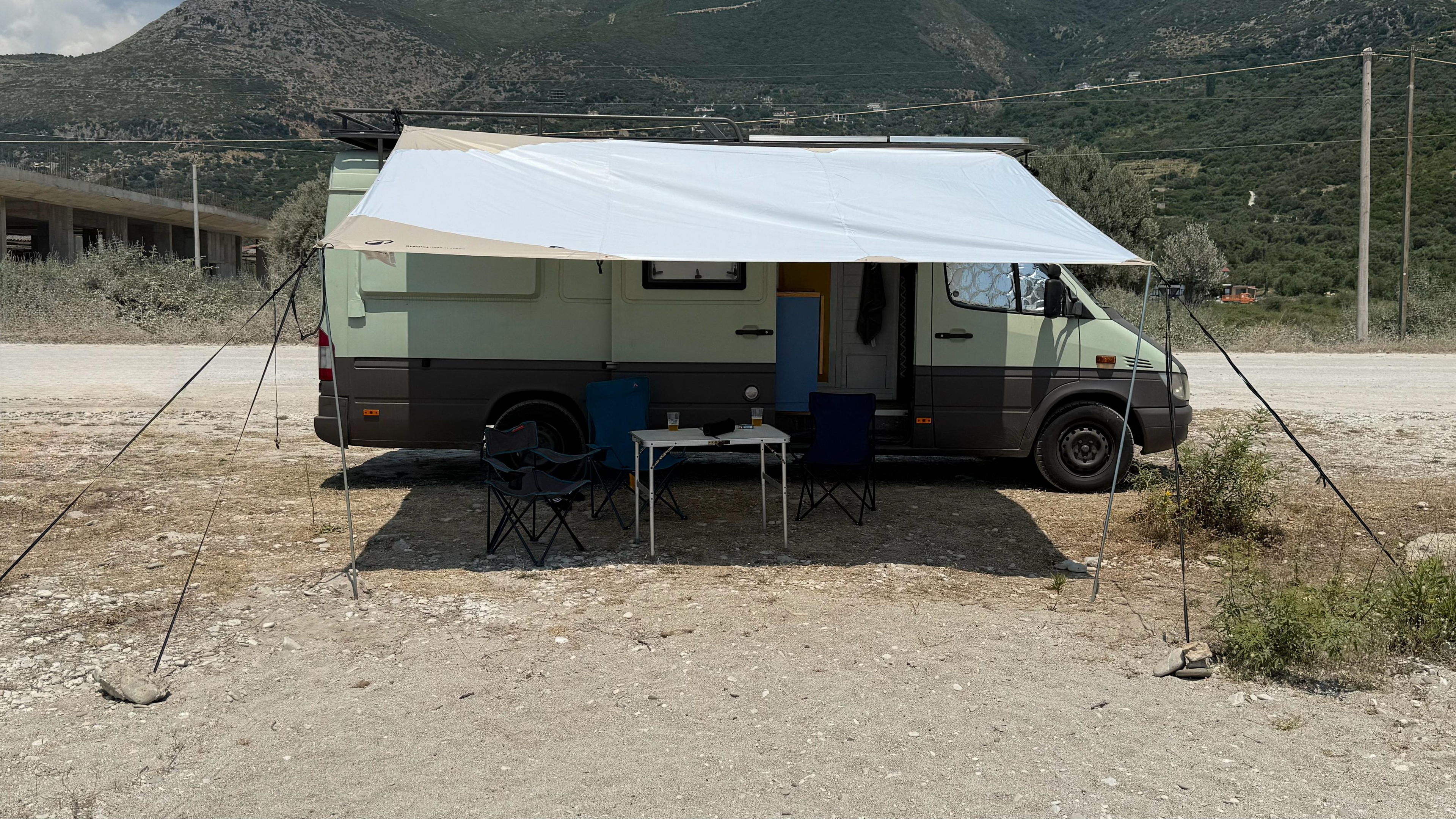 Carousel van image 12