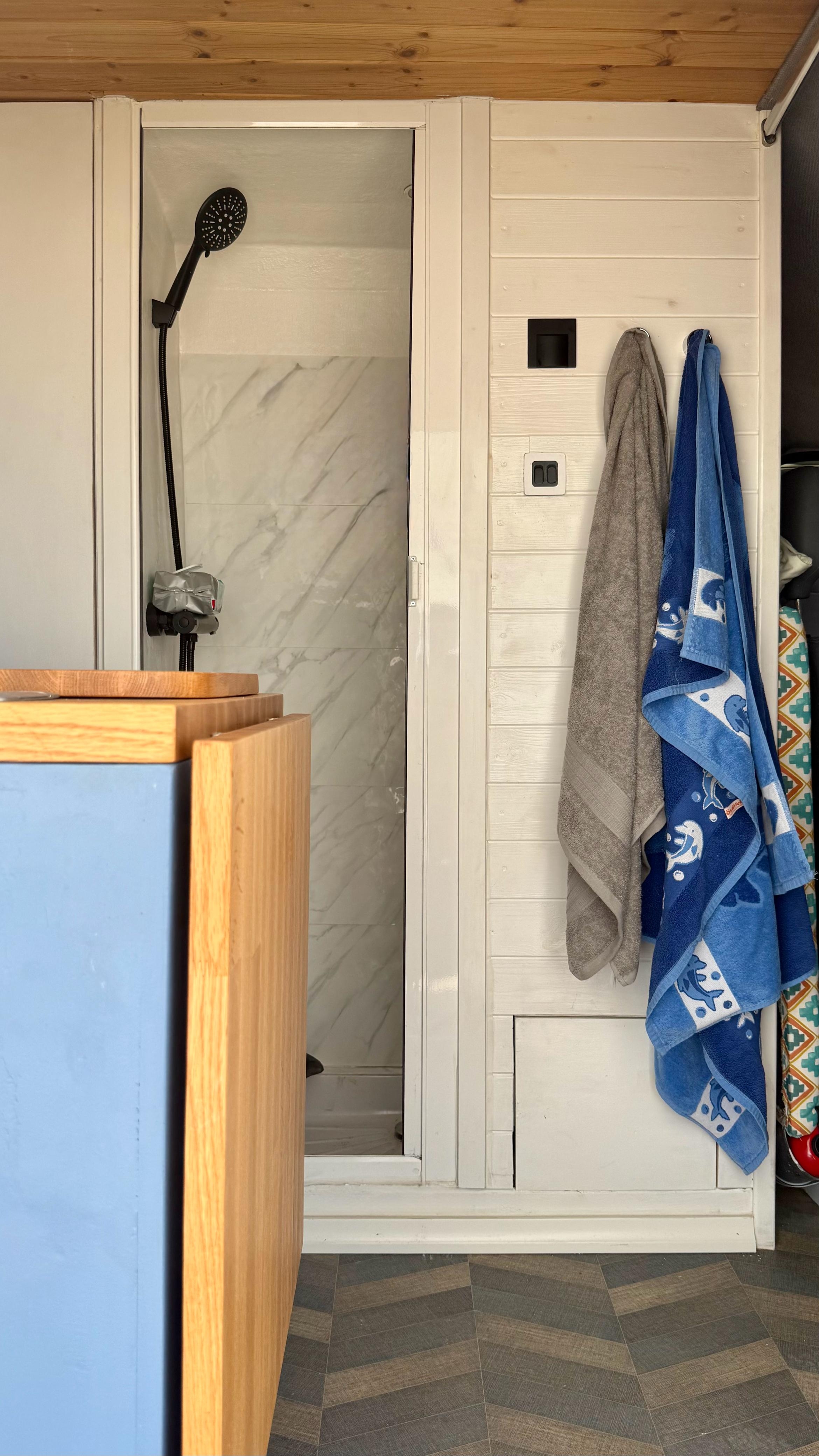 Carousel van image 13