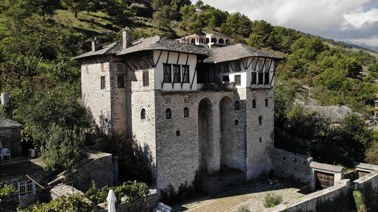 Zekate House
