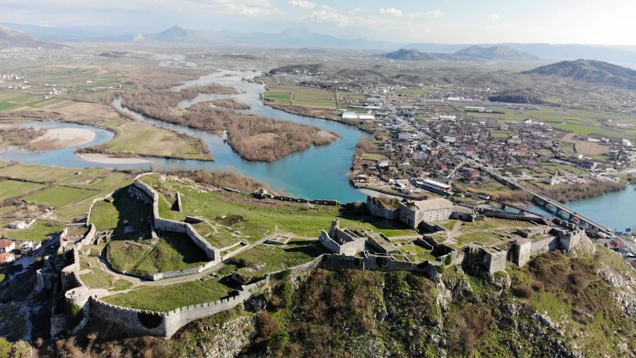Rozafa Castle landscape