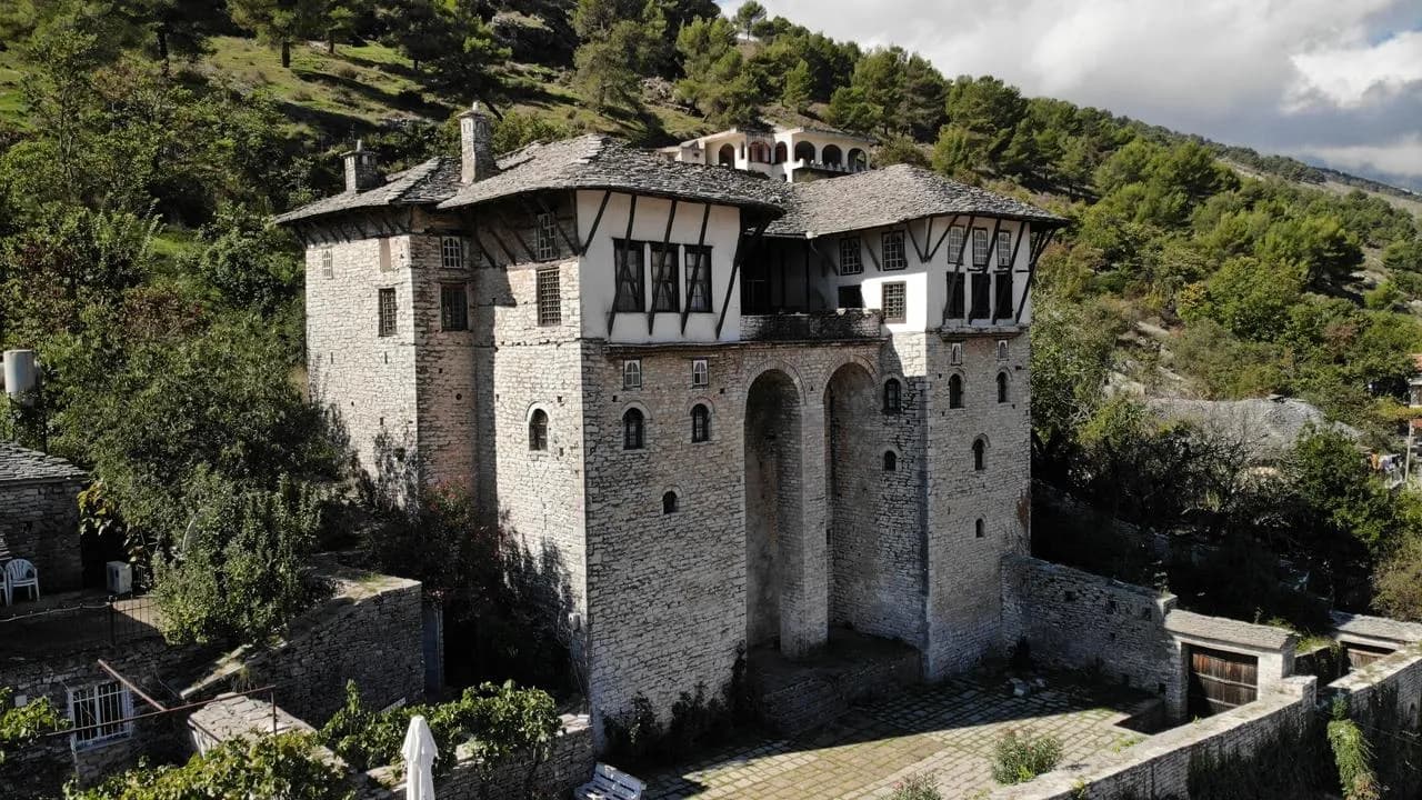 Zekate House