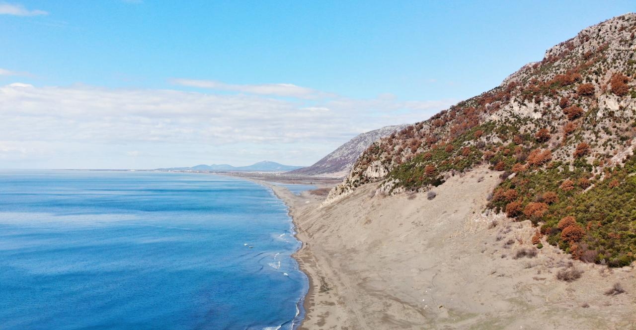 The Thrown Sand Dunes